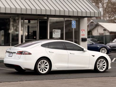 Used 2017 Tesla Model S 75D image 7