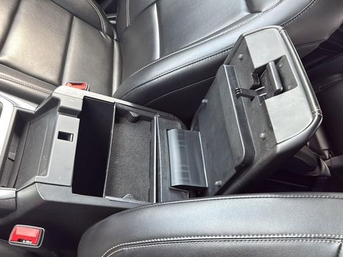 Used 2022 Ford Explorer XLT w/ Equipment Group 202A image 24