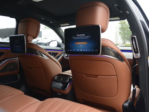 Used 2025 Mercedes-Benz S 63 AMG S image 43