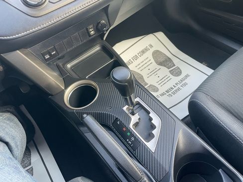 Used 2014 Toyota RAV4 XLE image 20