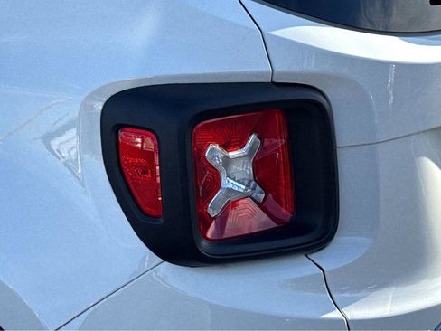 Certified 2023 Jeep Renegade Latitude image 6