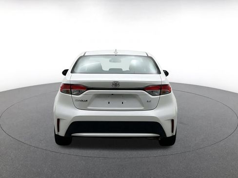 Used 2025 Toyota Corolla LE FWD image 12