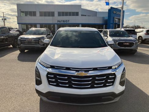 Certified 2025 Chevrolet Equinox LT image 2