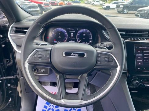 Certified 2023 Jeep Grand Cherokee Altitude AWD/4WD image 13