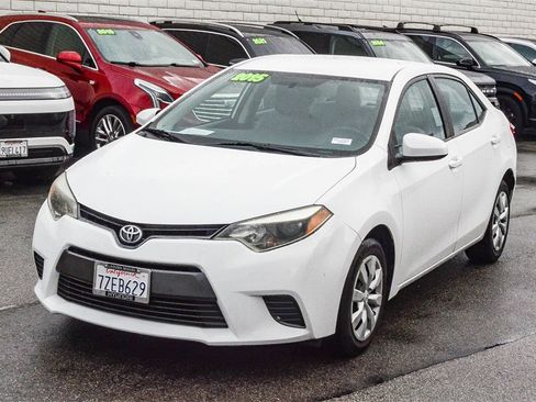 Used 2015 Toyota Corolla LE image 3