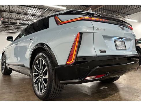 Used 2024 Cadillac Lyriq Sport RWD image 18