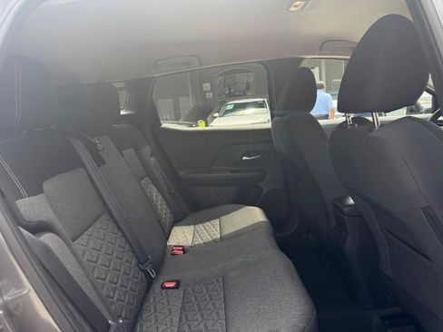 Used 2025 Nissan Kicks SV FWD image 15
