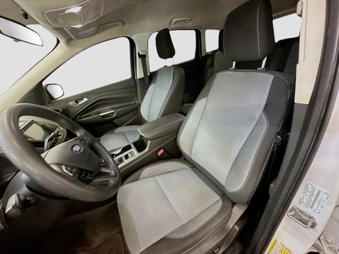 Used 2018 Ford Escape SE image 13