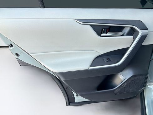 Certified 2021 Toyota RAV4 XLE Premium w/ Carpet Mat Package (TMS) FWD image 26