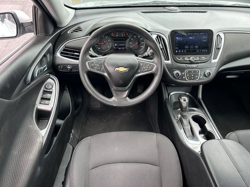 Used 2020 Chevrolet Malibu LT FWD image 30