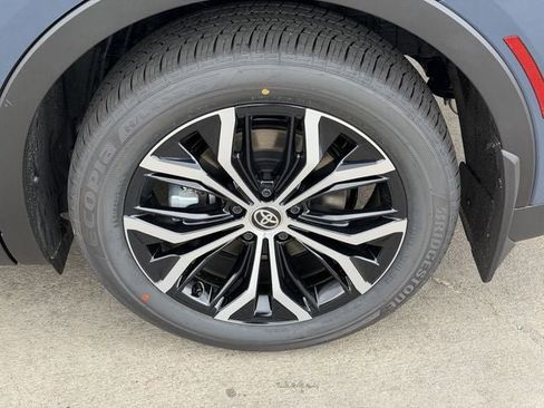 New 2026 Toyota Crown XLE AWD/4WD image 7