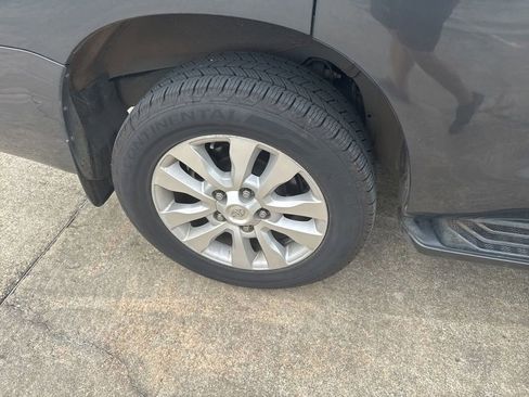 Used 2020 Toyota Sequoia Platinum AWD/4WD image 21