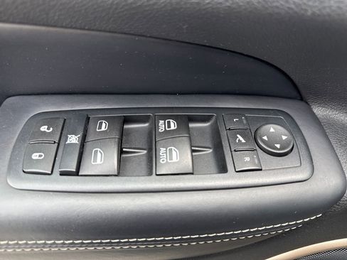 Used 2016 Jeep Grand Cherokee Overland w/ Advanced Technology Group image 16