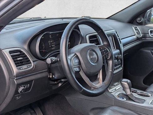 Used 2018 Jeep Grand Cherokee Limited image 10
