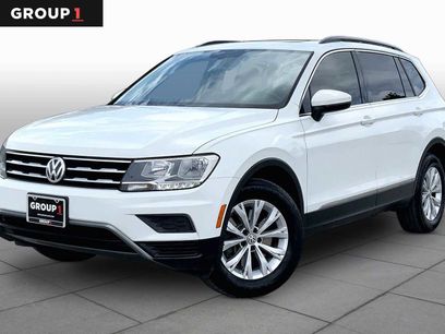 Used 2018 Volkswagen Tiguan SE w/ Panoramic Sunroof Package