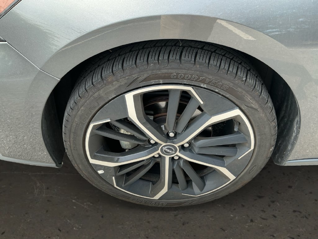 Used 2024 Nissan Altima 2.5 SR FWD image 10