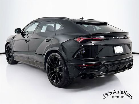 Used 2022 Lamborghini Urus image 5