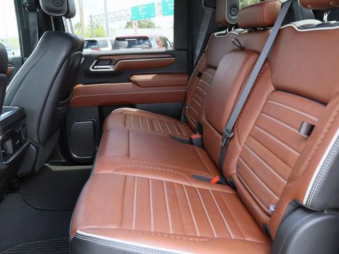 Used 2024 GMC Sierra 3500 Denali Ultimate AWD/4WD image 28