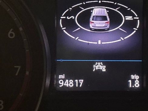 Used 2020 Volkswagen Atlas Cross Sport SE w/ Panoramic Sunroof Package FWD image 27