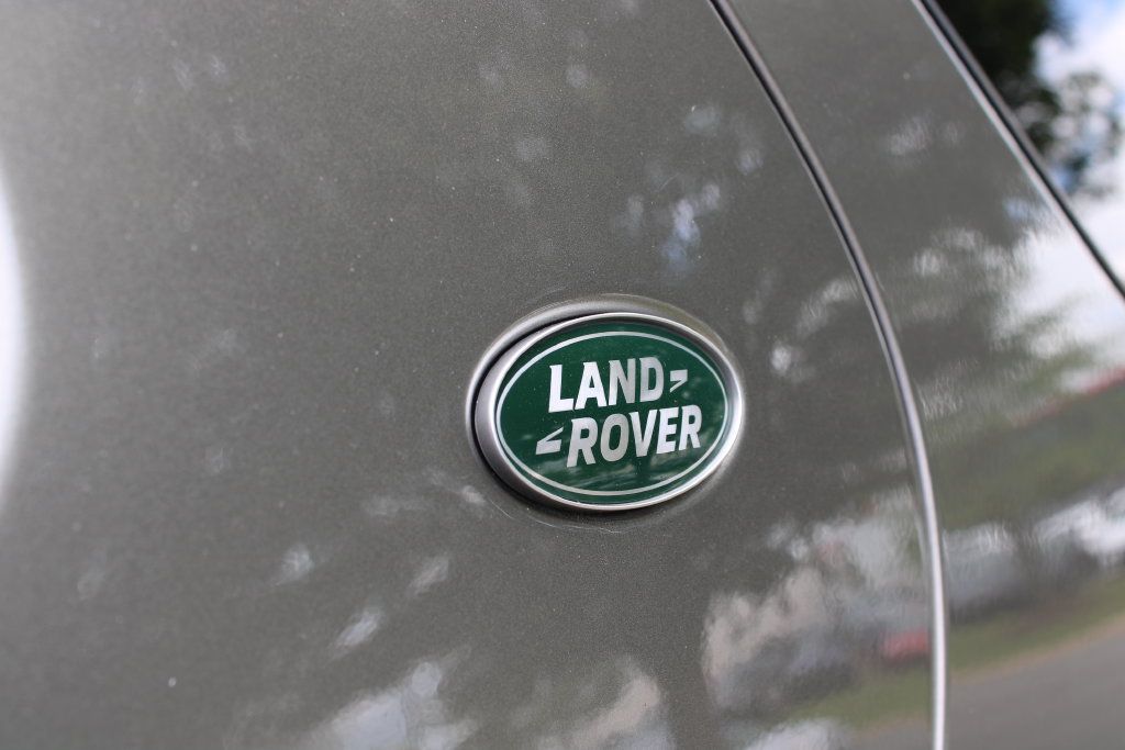 Certified 2025 Land Rover Discovery S AWD/4WD image 25