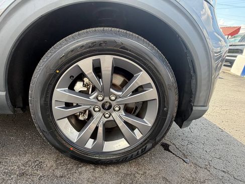 Used 2022 Ford Explorer XLT w/ Equipment Group 202A AWD/4WD image 51