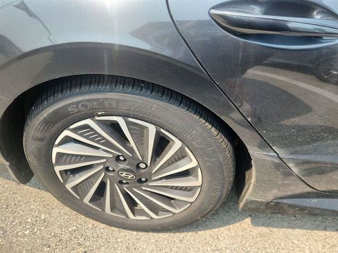 Used 2025 Hyundai Sonata Limited FWD image 3