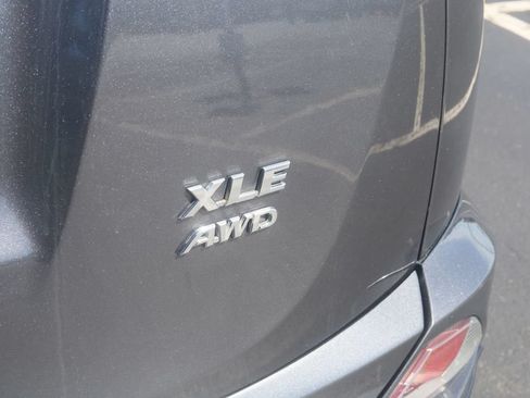 Used 2017 Toyota RAV4 XLE AWD/4WD image 15