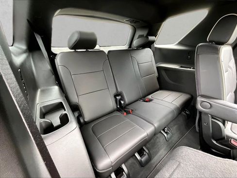 Used 2023 Chevrolet Traverse Premier w/ Redline Edition AWD/4WD image 30