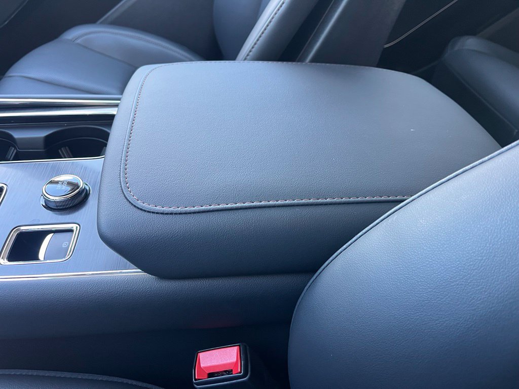 Used 2026 Lincoln Aviator AWD image 36