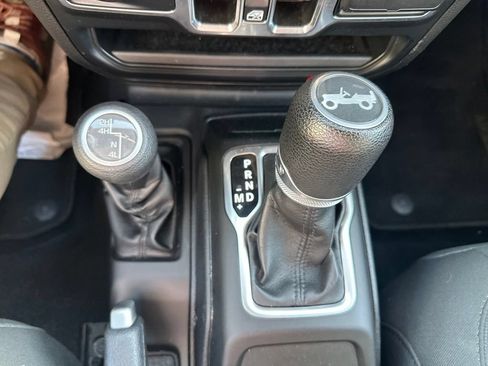 Used 2019 Jeep Wrangler Unlimited Sport S AWD/4WD image 21
