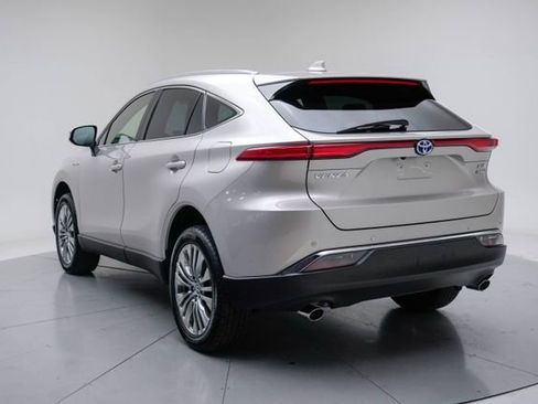 Used 2021 Toyota Venza XLE w/ Softex Package AWD/4WD image 3
