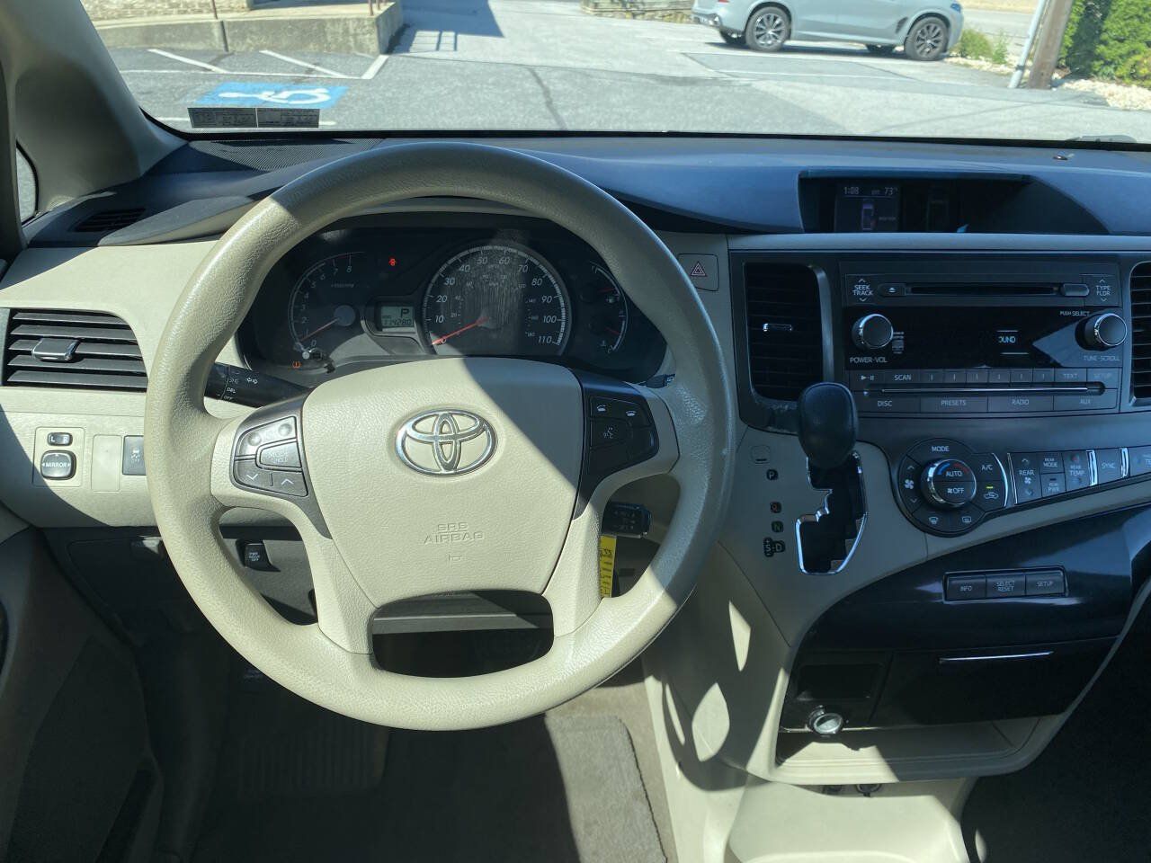 Used 2014 Toyota Sienna LE FWD image 24