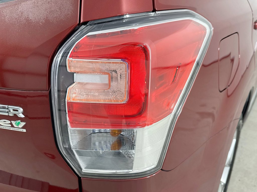 Used 2017 Subaru Forester 2.5i Touring AWD/4WD image 34