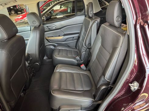 Used 2017 GMC Acadia Denali w/ Technology Package AWD/4WD image 13