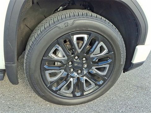 Used 2024 GMC Sierra 1500 Denali Ultimate image 8