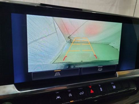 Used 2023 Chevrolet Silverado 1500 LT w/ Protection Package image 8