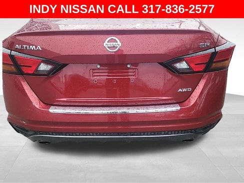 Used 2021 Nissan Altima 2.5 SR w/ SR Premium Package image 4