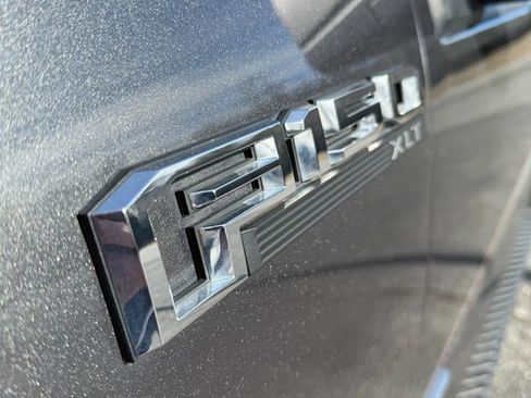 Used 2015 Ford F150 XLT w/ Equipment Group 302A Luxury image 13