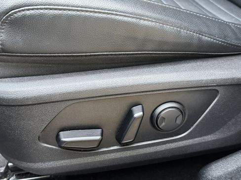 Used 2023 Kia Sportage SX image 6