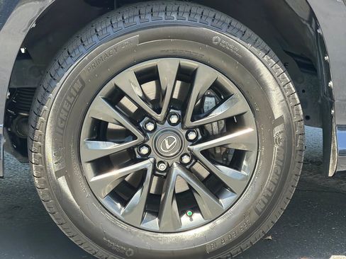 Certified 2023 Lexus GX 460 Premium w/ Premium Package AWD/4WD image 36