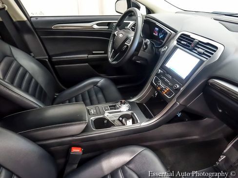 Used 2020 Ford Fusion SEL FWD image 24