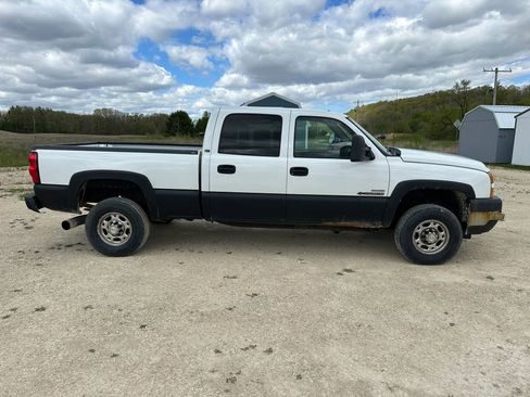 Used 2007 Chevrolet Silverado 2500 LT w/ Heavy-Duty Power Package AWD/4WD image 5