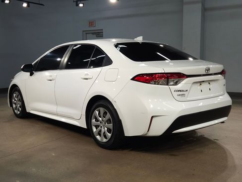 Used 2022 Toyota Corolla LE FWD image 5