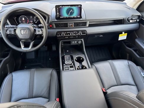 New 2025 Honda Pilot Touring image 17