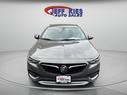 Used 2018 Buick Regal Preferred w/ Sights and Sounds Package image 3