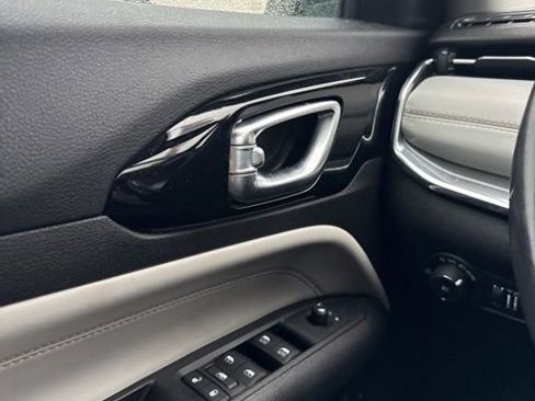 Used 2022 Jeep Compass Limited image 17