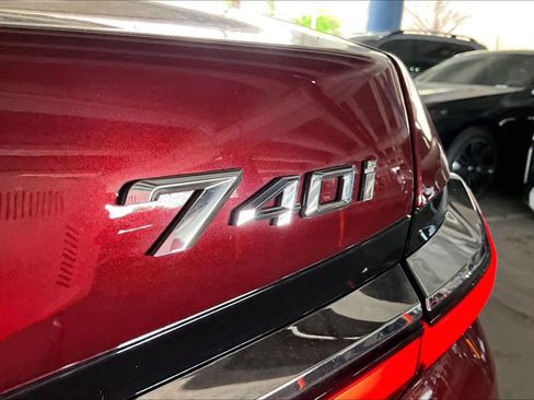 Certified 2025 BMW 740i image 9