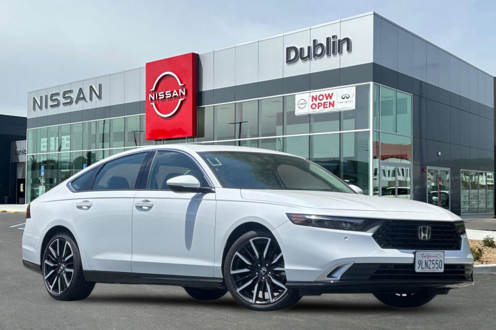 Used 2024 Honda Accord Touring image 2