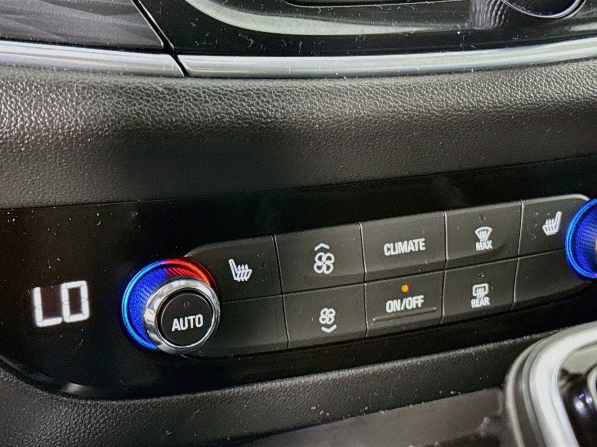 Used 2020 Buick Enclave Essence w/ Sun And Navigation Package FWD image 24