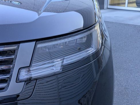New 2026 Land Rover Range Rover SV AWD/4WD image 9